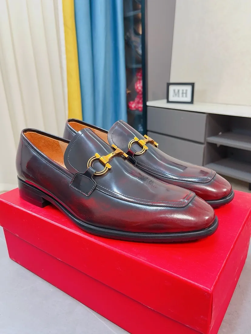Men's shoes 💰500🌸🌸Water dyed cowhide 🆘[Salvatore Ferragamo] Ferragamo's latest casual business leather shoes for men! Available at counters simultaneously! The fabric is made of specially imported original suede calfskin, and the interior is made of imported water-dyed cowhide. It is absolutely luxurious and leads the fashion trend. Matching code: 38-44 45 customized